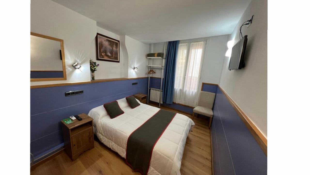 Pension Irune By Vivere Stays San Sebastian Exterior photo