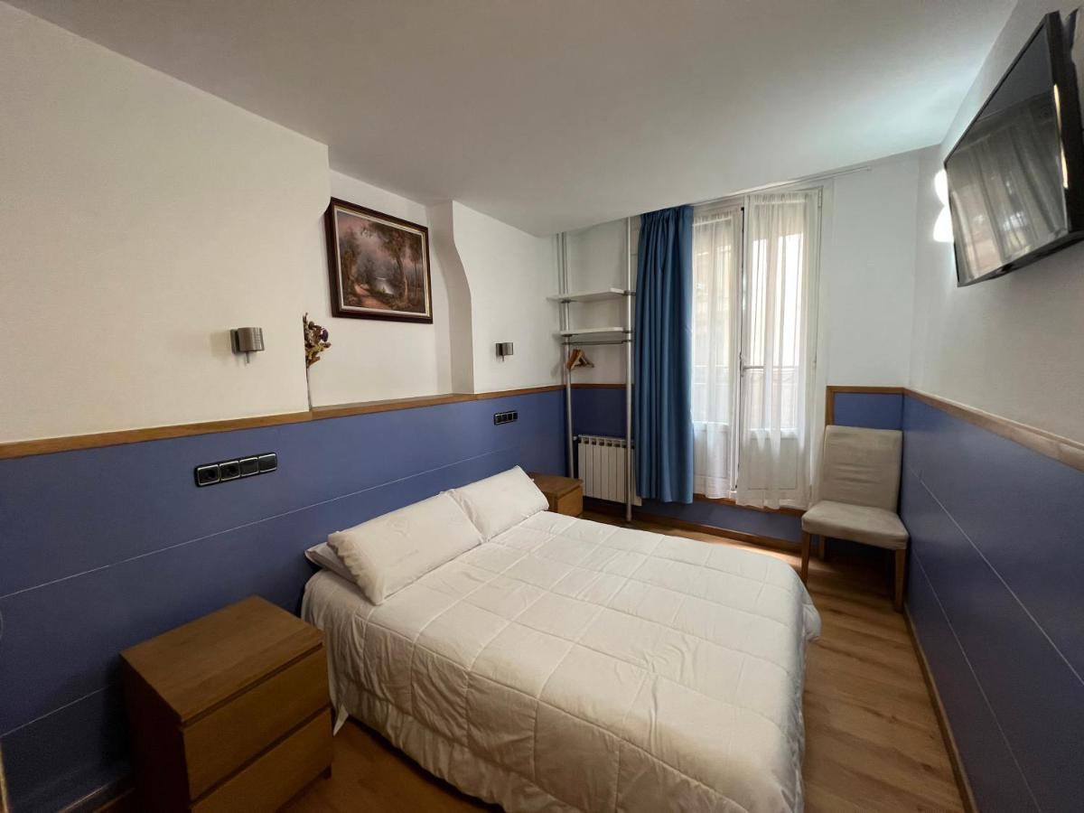 Pension Irune By Vivere Stays San Sebastian Exterior photo